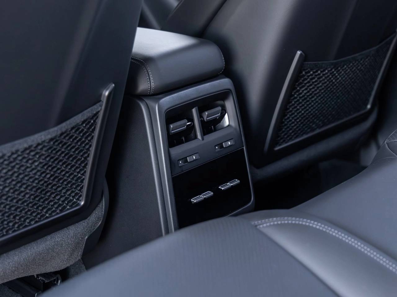 2025 Porsche Macan Macan Electric