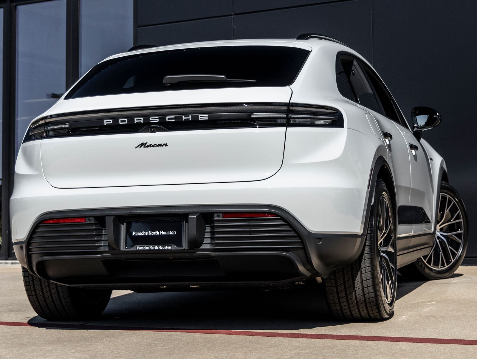 2025 Porsche Macan Electric