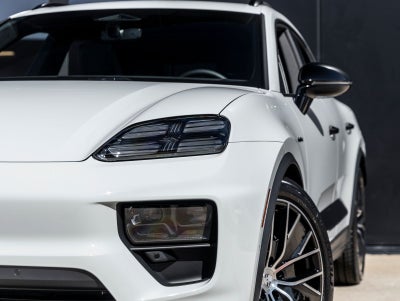 2025 Porsche Macan Electric