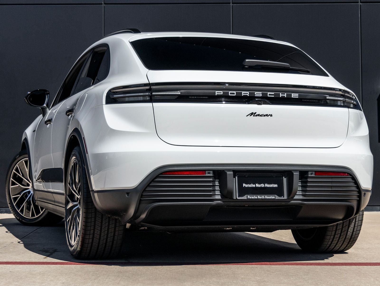 2025 Porsche Macan Electric