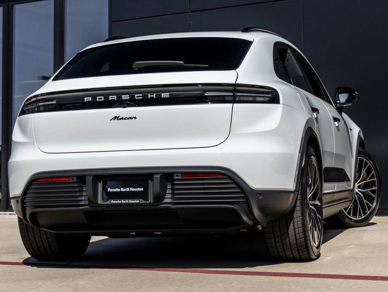 2025 Porsche Macan Electric