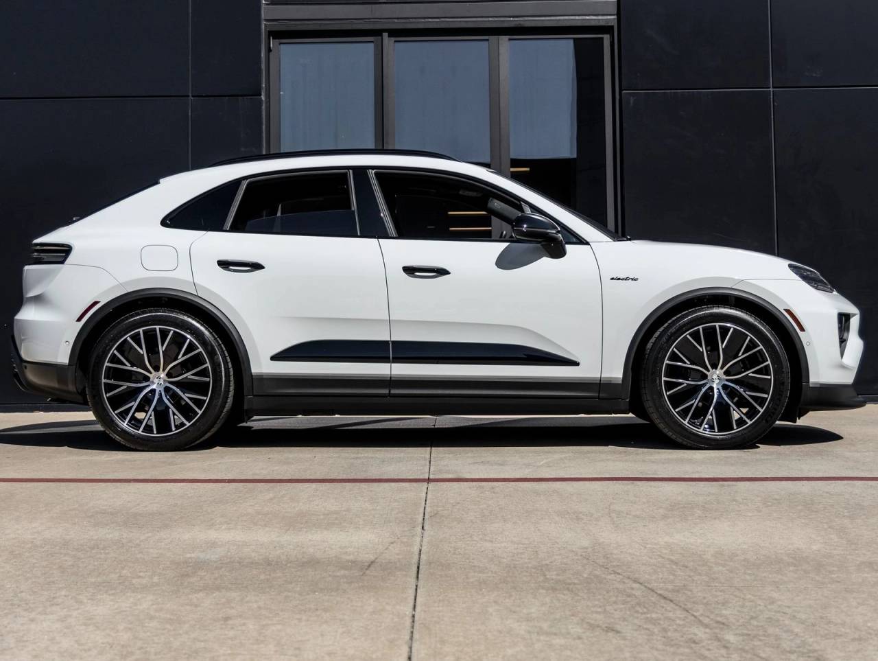 2025 Porsche Macan Electric