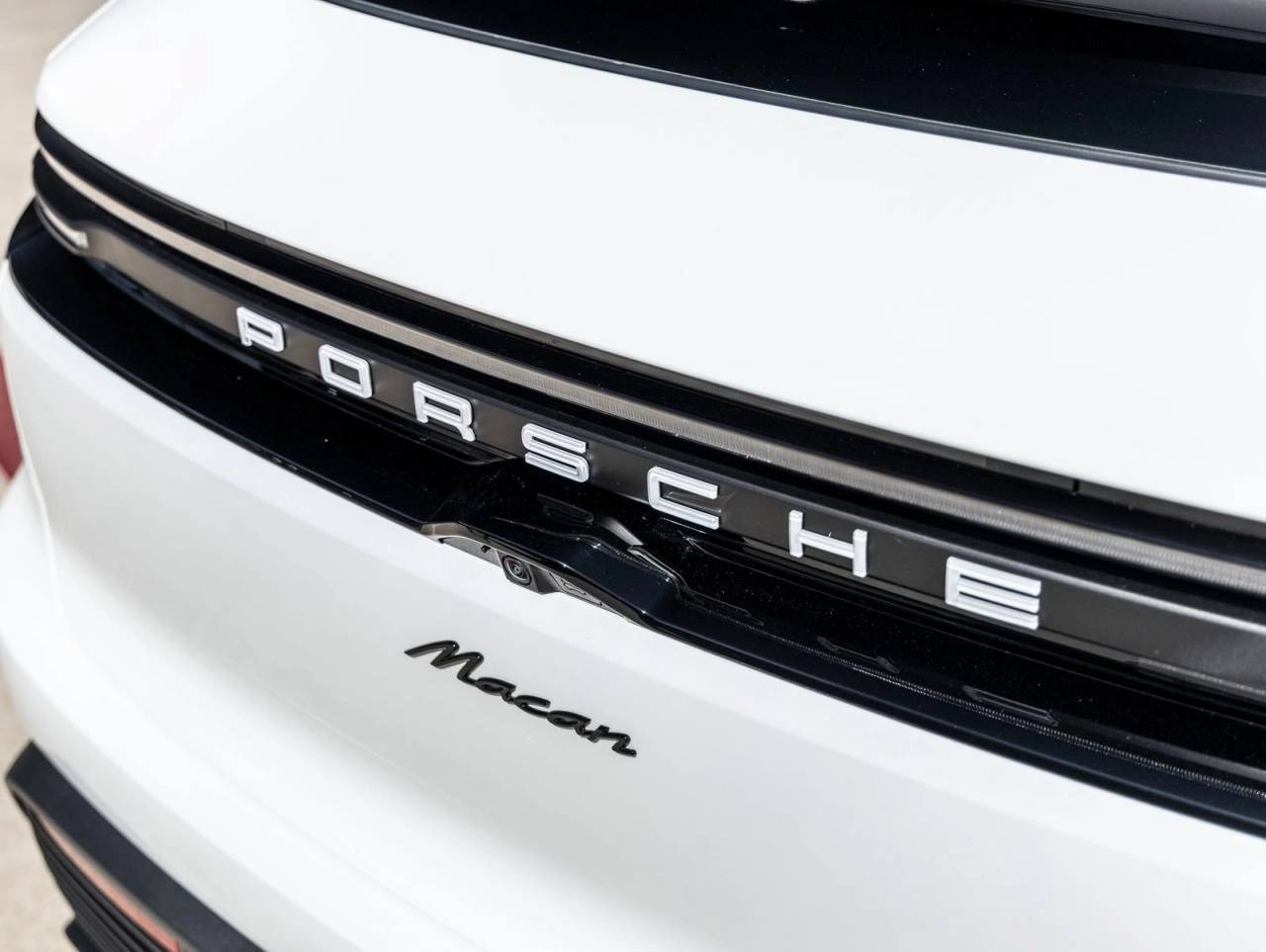 2025 Porsche Macan Electric