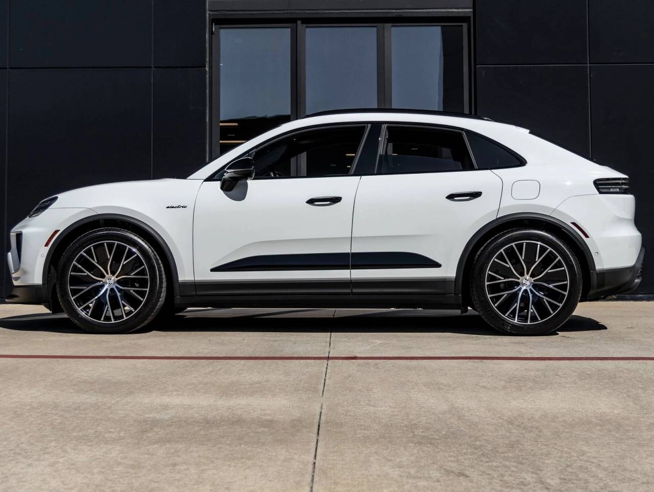 2025 Porsche Macan Electric