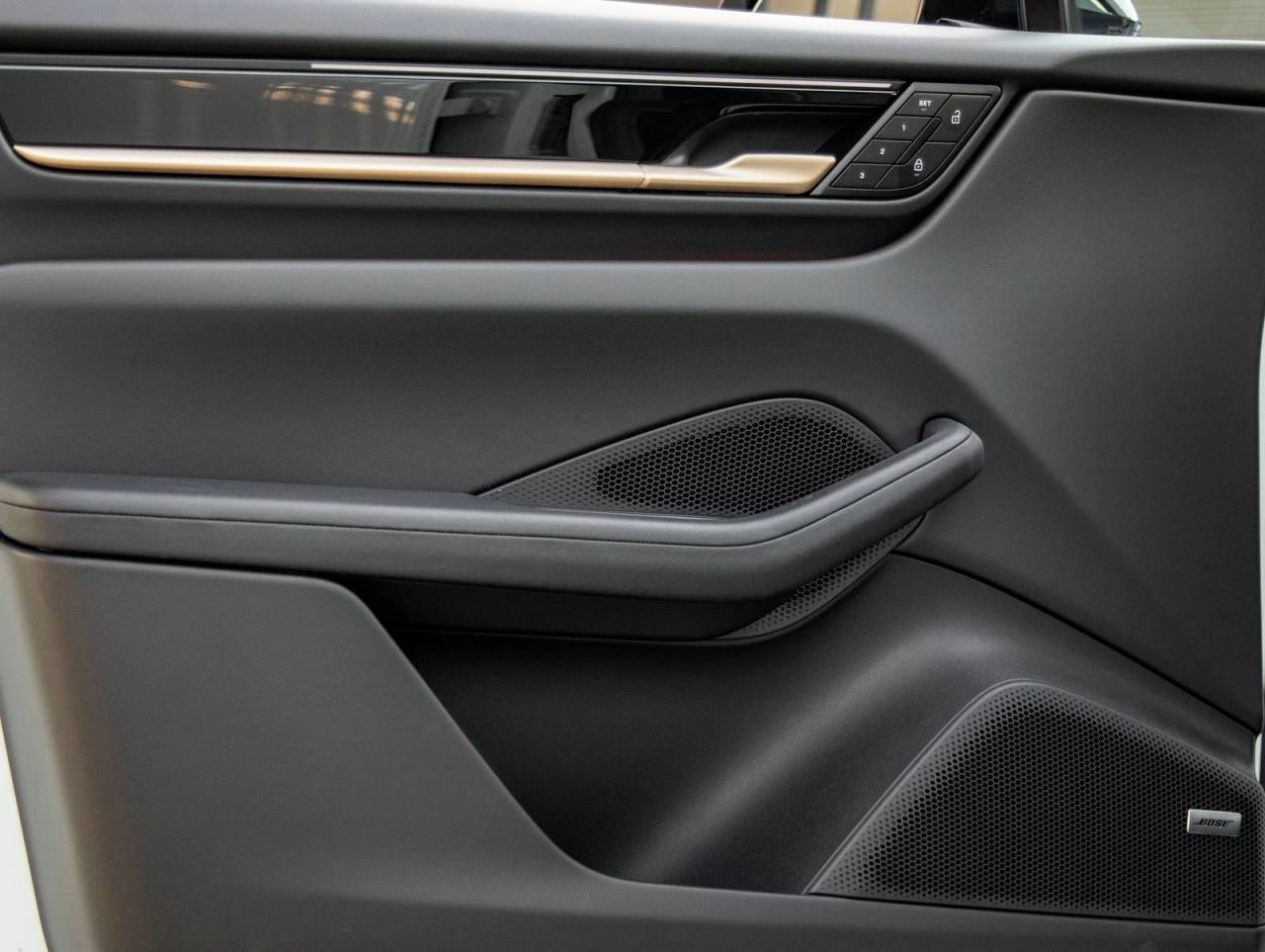 2025 Porsche Macan Electric
