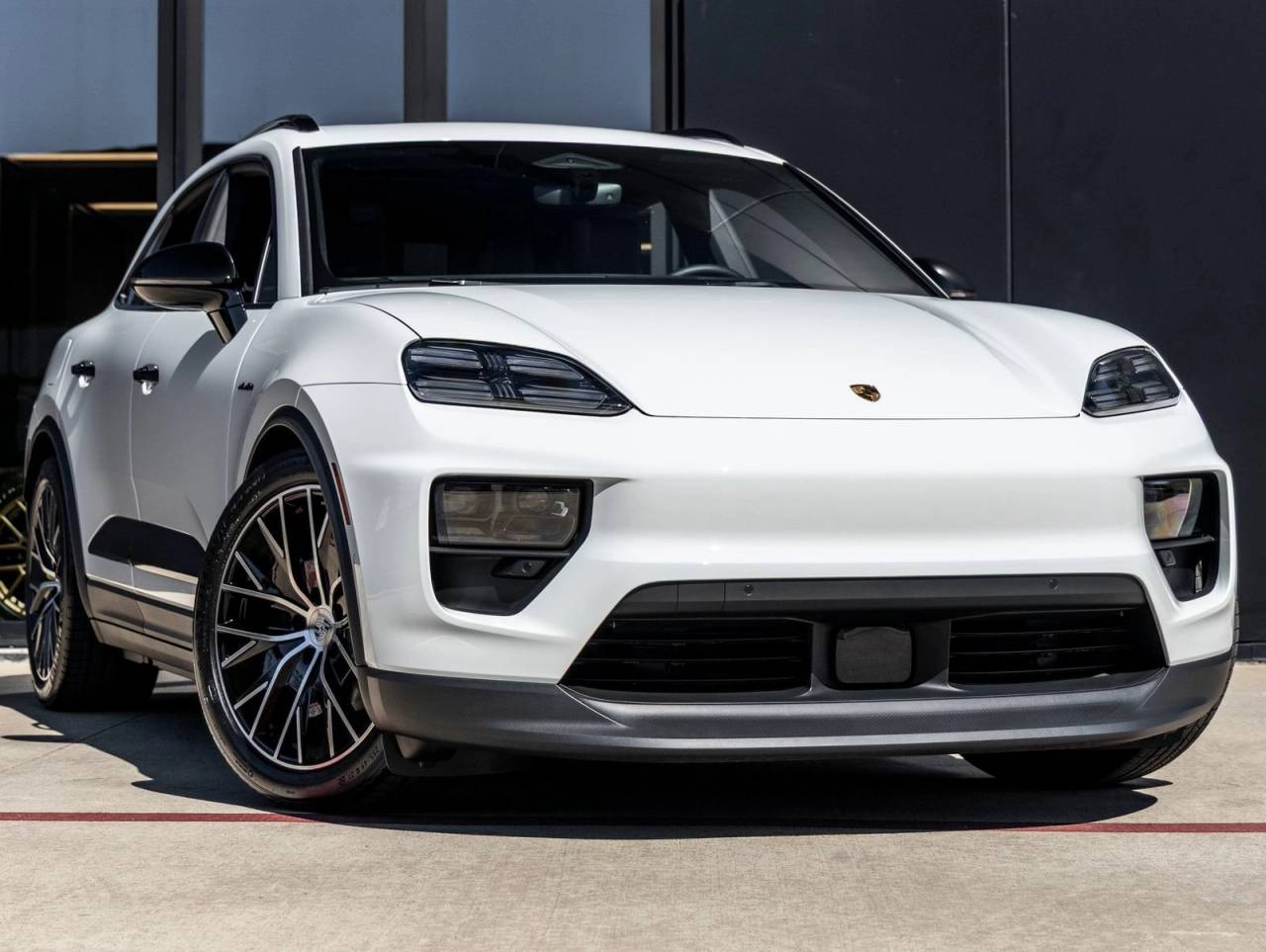 2025 Porsche Macan Electric