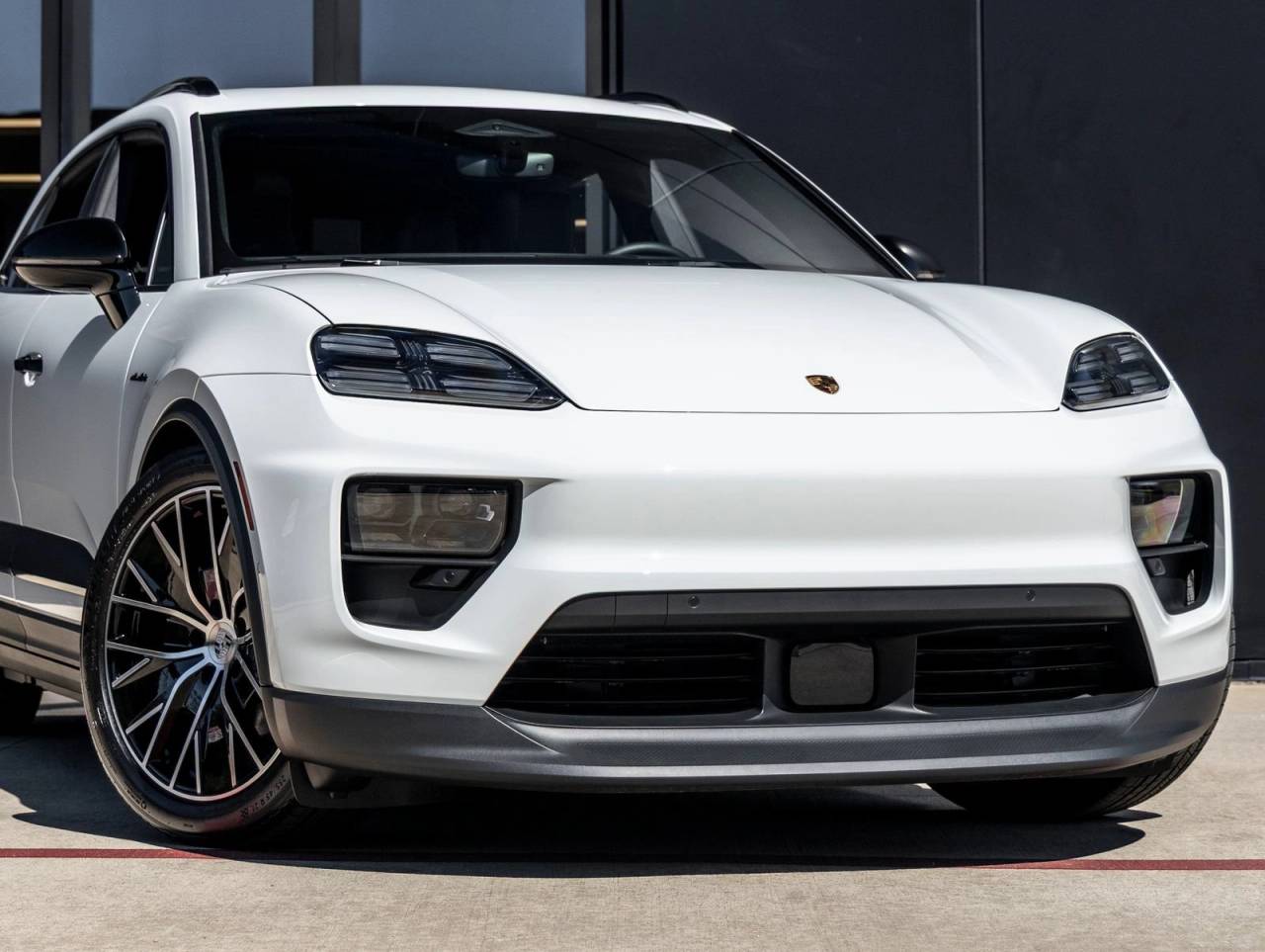 2025 Porsche Macan Electric