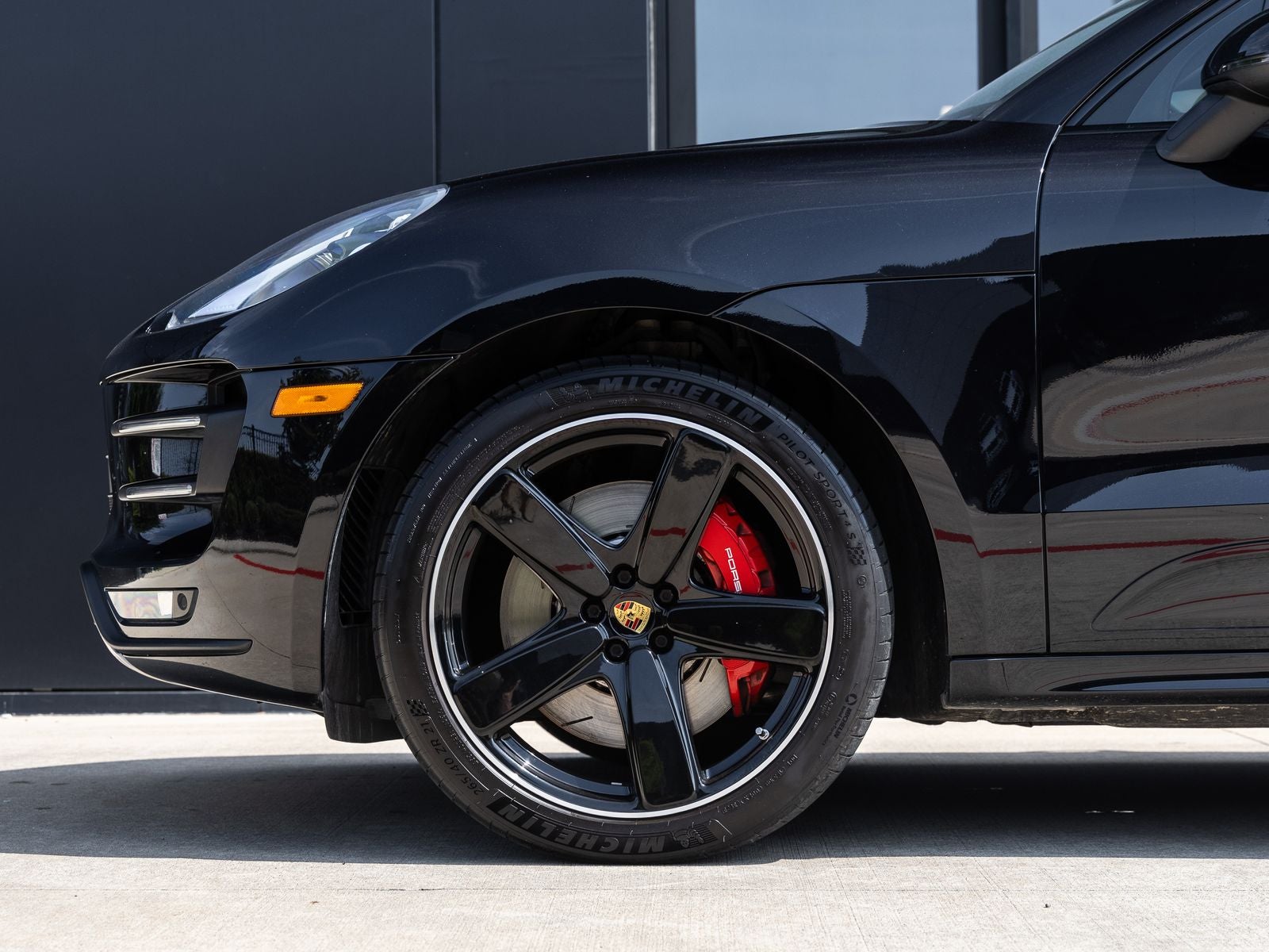 2017 Porsche Macan Turbo w/ Performance Package