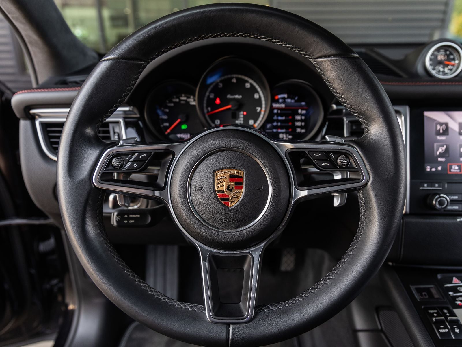 2017 Porsche Macan Turbo w/ Performance Package