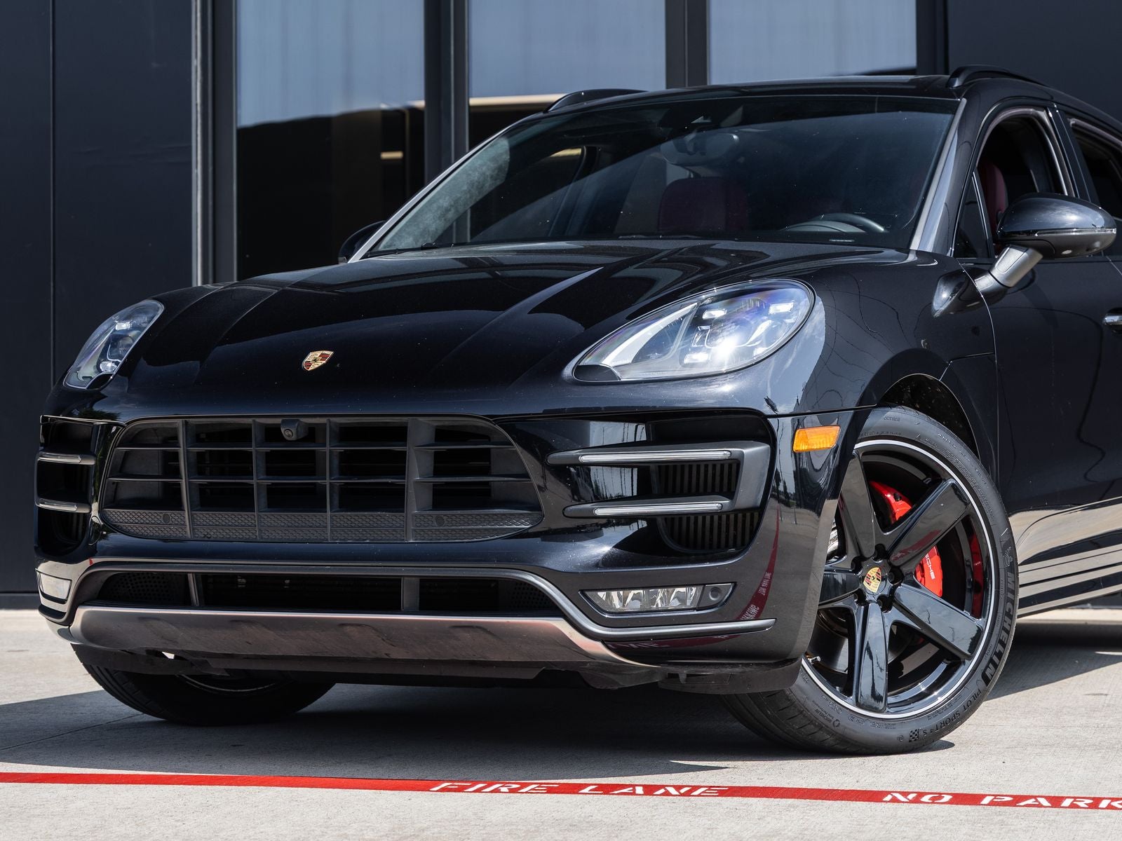 2017 Porsche Macan Turbo w/ Performance Package