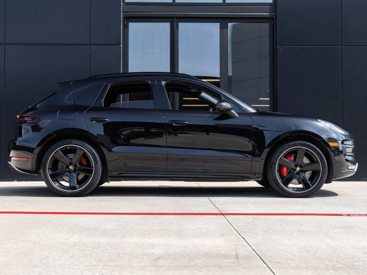 2017 Porsche Macan Turbo w/ Performance Package