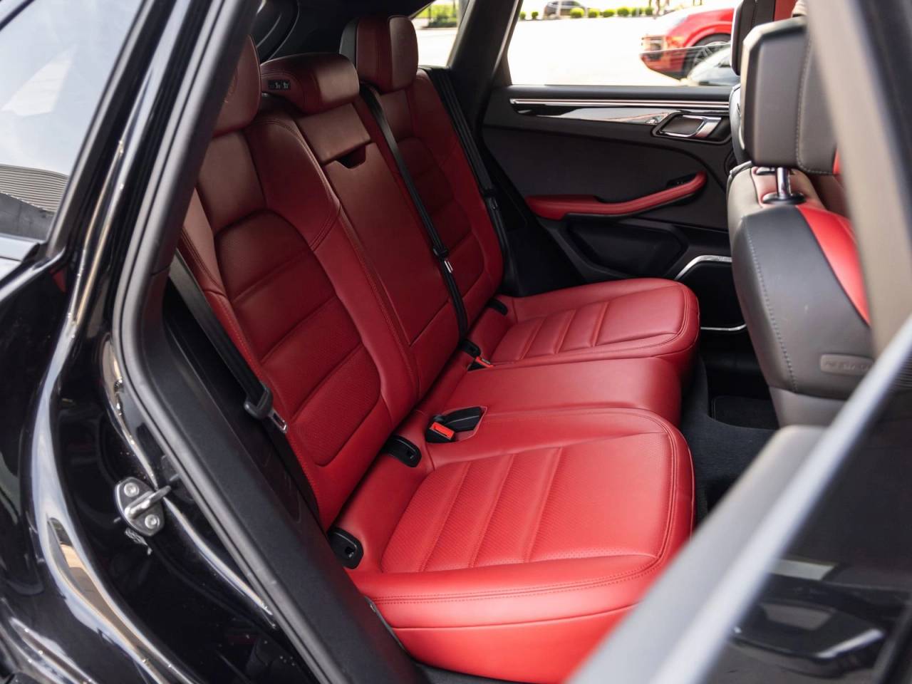 2017 Porsche Macan Turbo w/ Performance Package