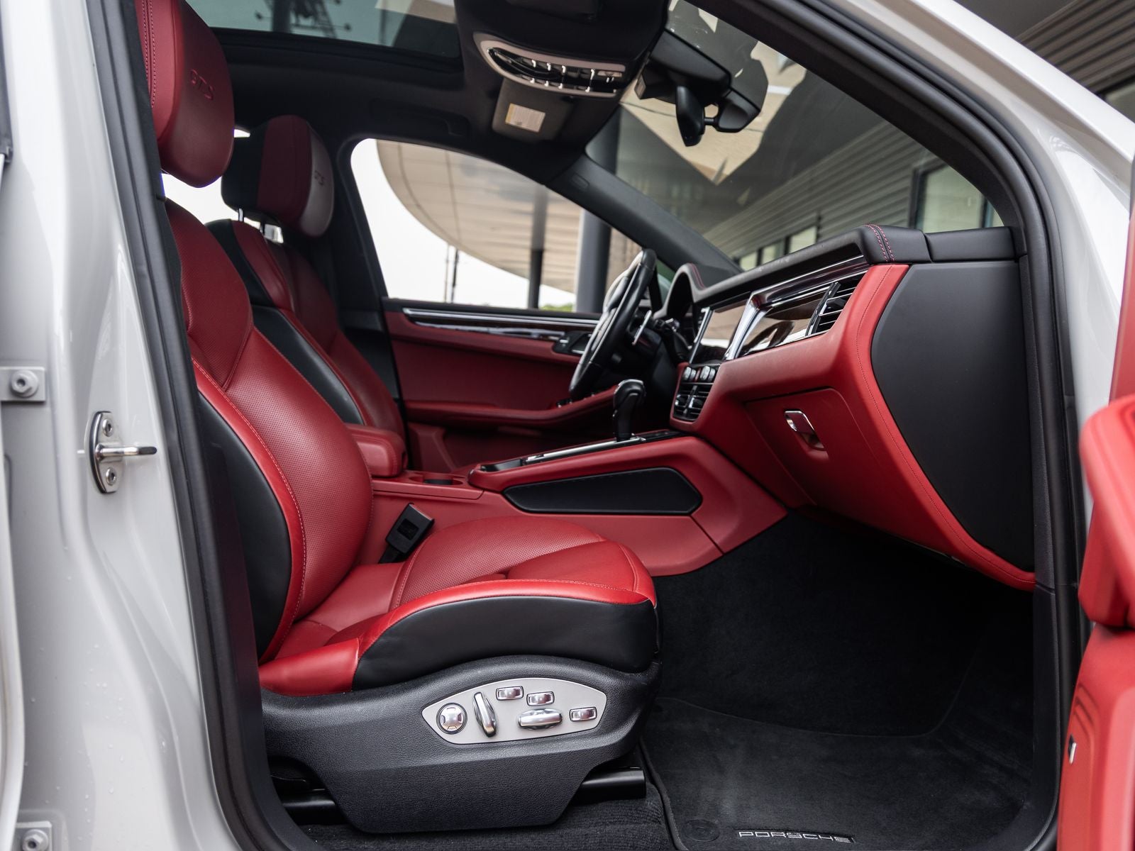 2023 Porsche Macan GTS