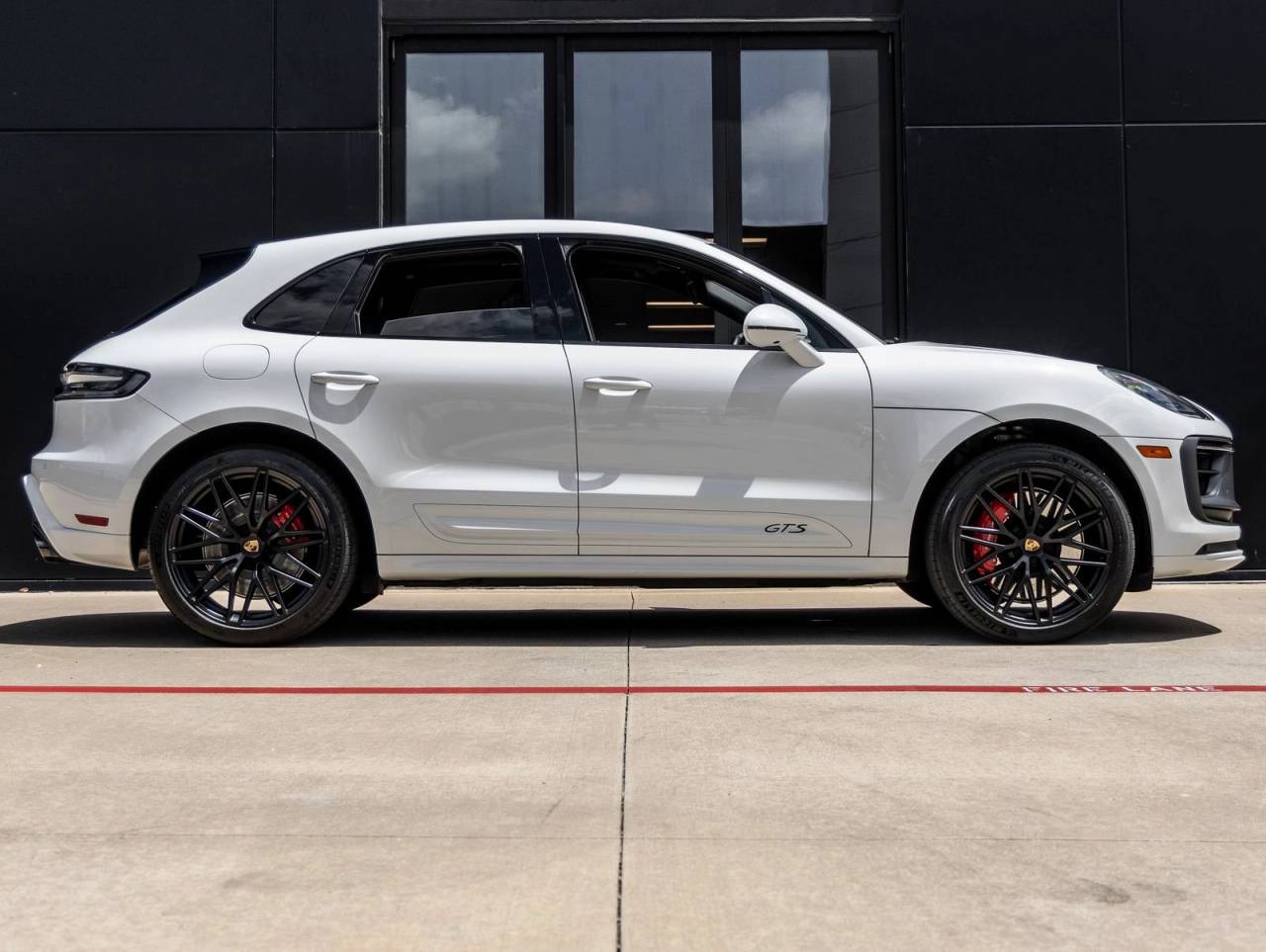 2024 Porsche Macan Macan GTS (MY24)
