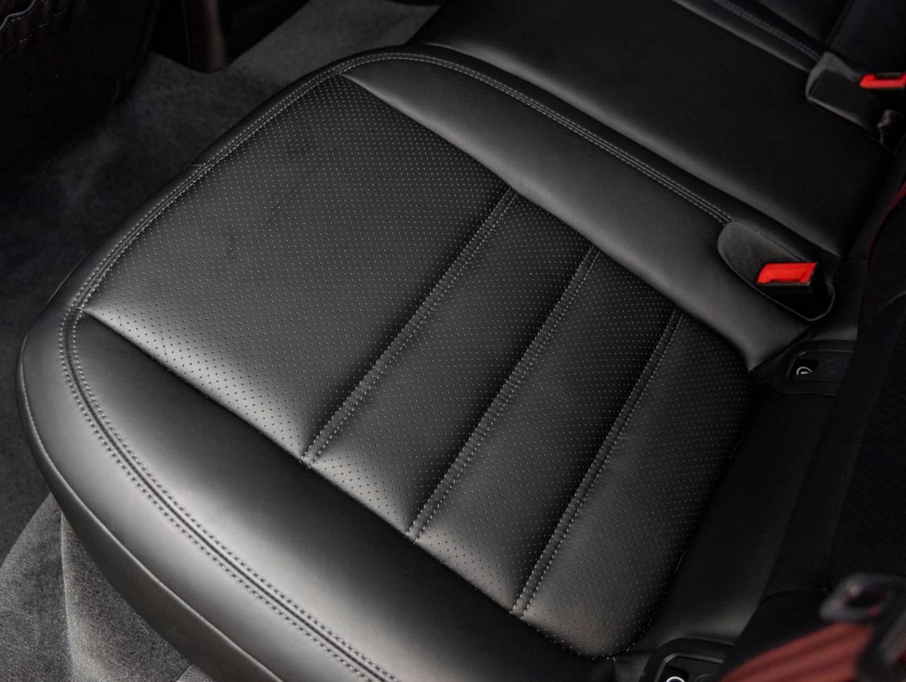 2024 Porsche Macan Macan GTS (MY24)