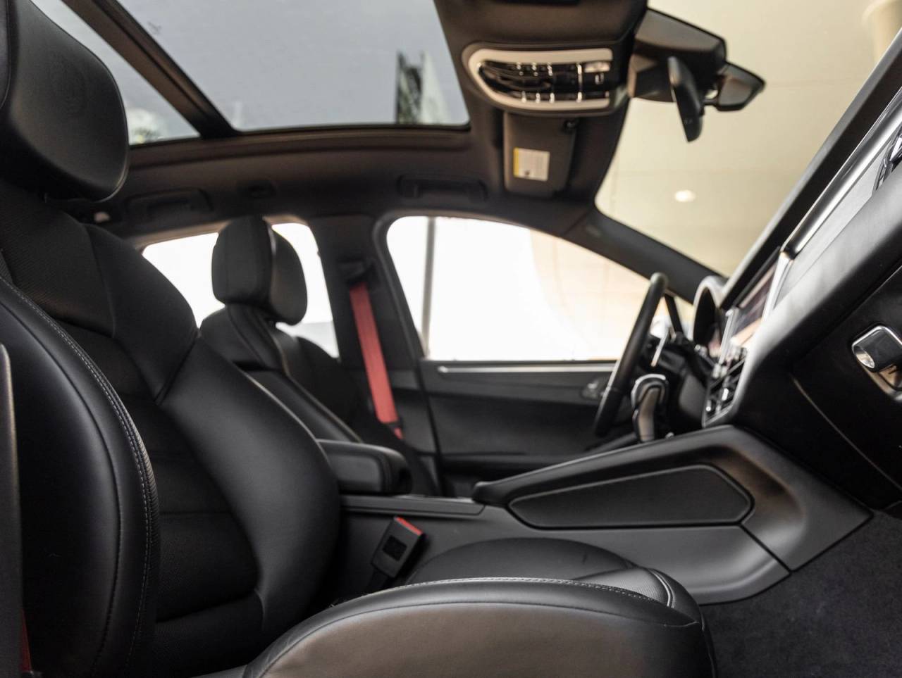 2024 Porsche Macan Macan GTS (MY24)