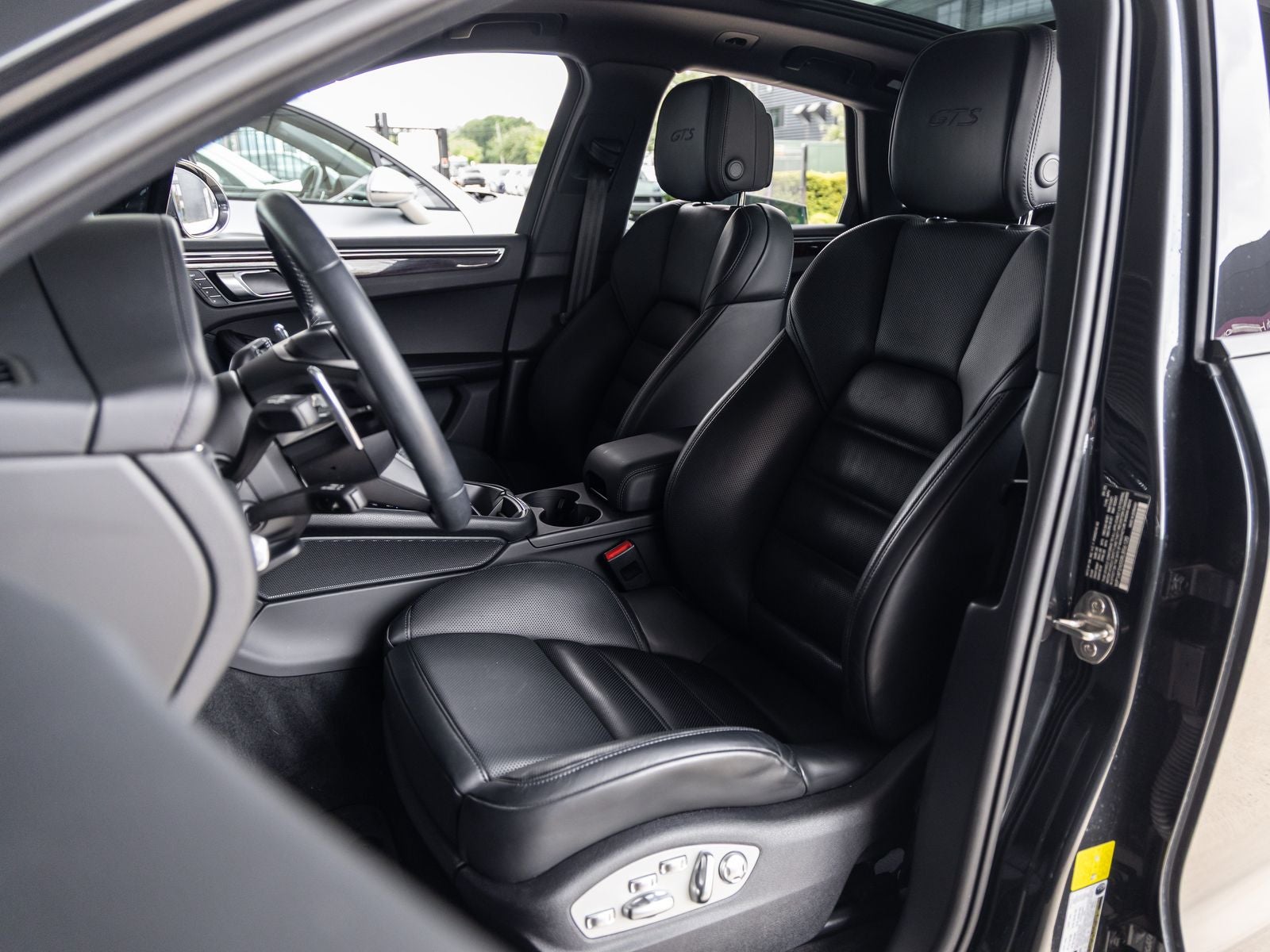 2024 Porsche Macan GTS