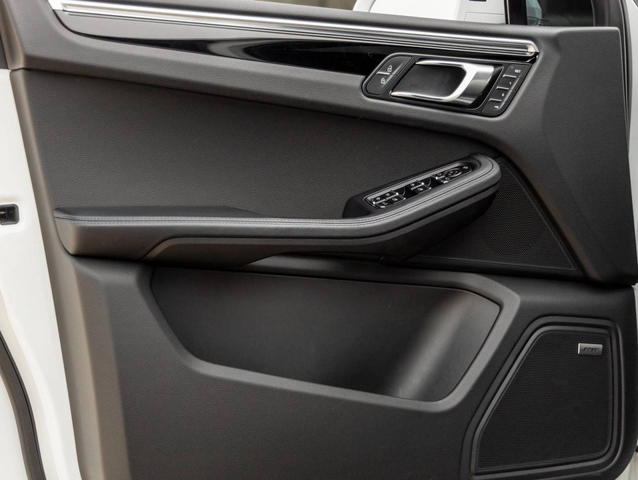 2024 Porsche Macan Macan S (MY24)