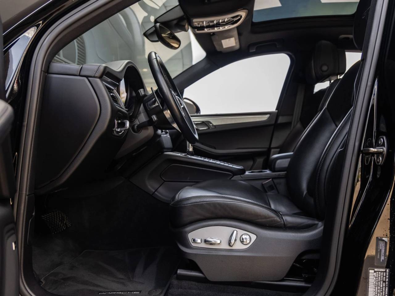 2018 Porsche Macan Macan GTS