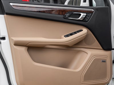 2023 Porsche Macan S