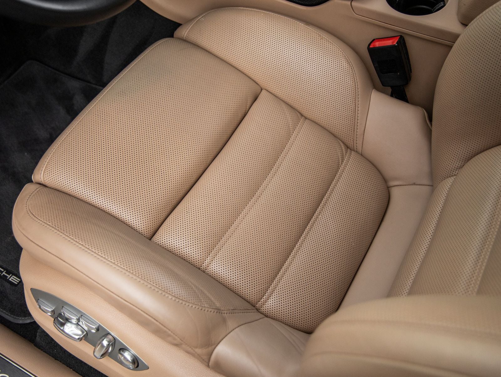 2023 Porsche Macan S