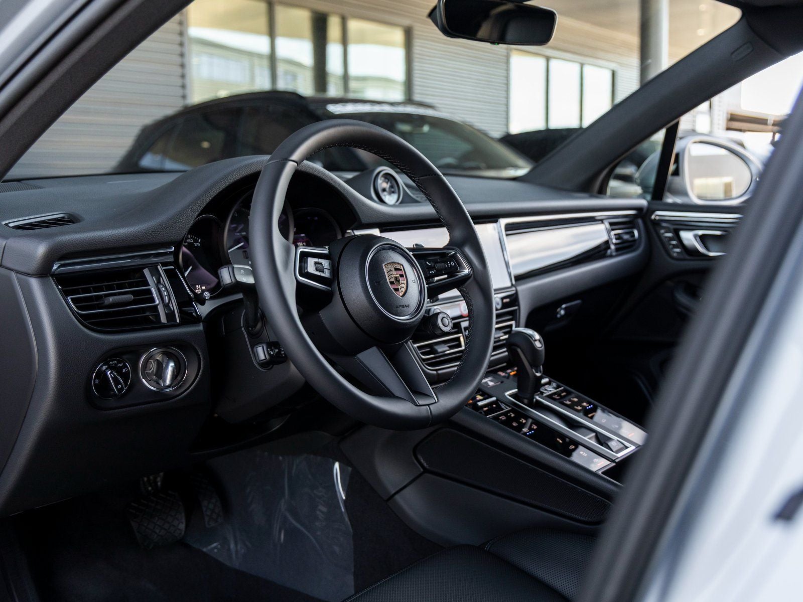 2025 Porsche Macan S