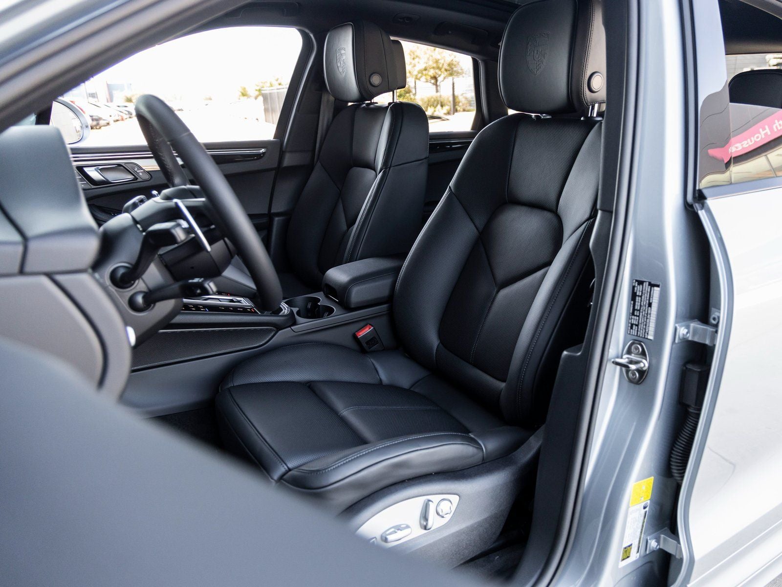 2025 Porsche Macan S