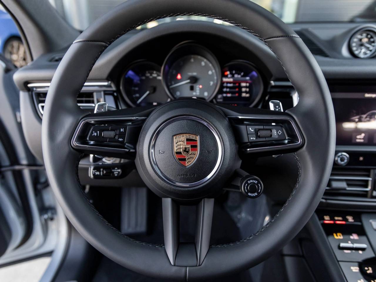 2025 Porsche Macan S