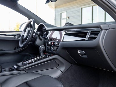 2025 Porsche Macan S