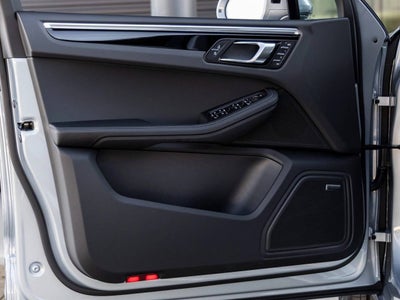 2025 Porsche Macan S