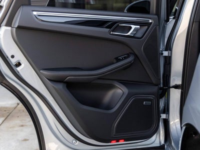 2025 Porsche Macan S