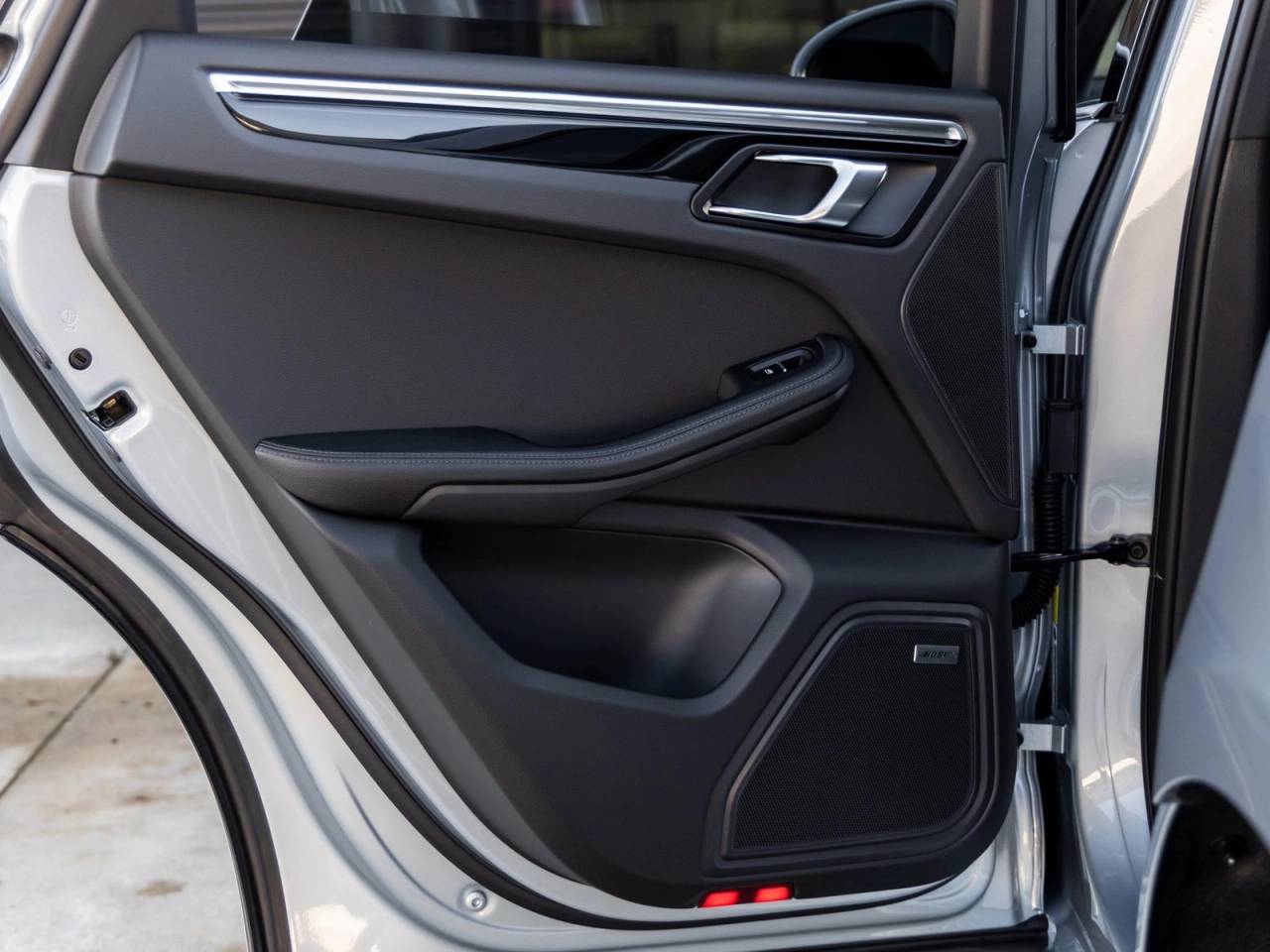 2025 Porsche Macan S