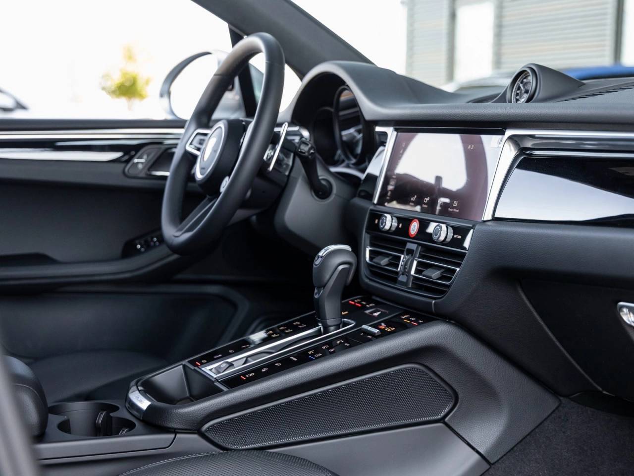 2025 Porsche Macan S