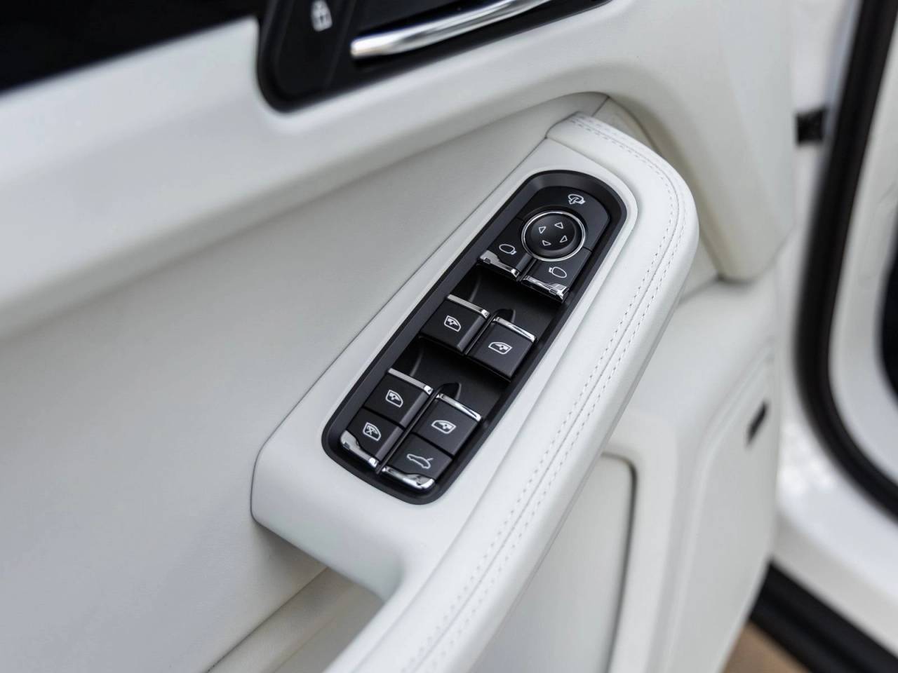 2026 Porsche Macan Macan S