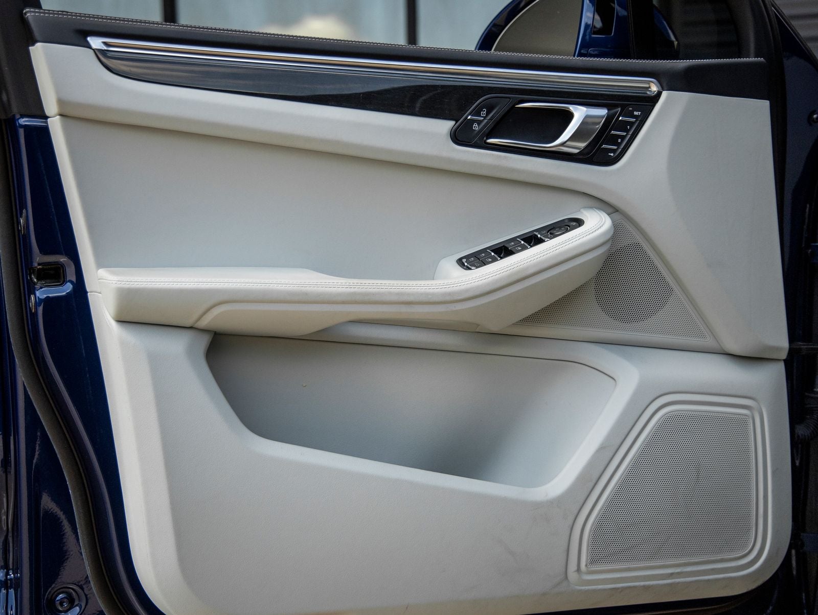 2023 Porsche Macan S