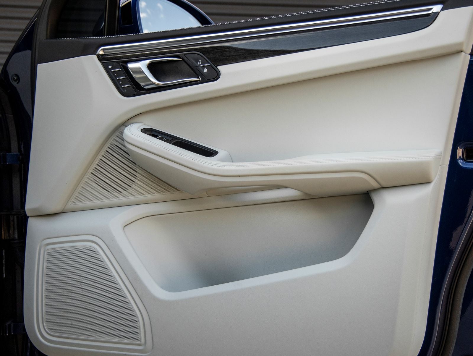 2023 Porsche Macan S