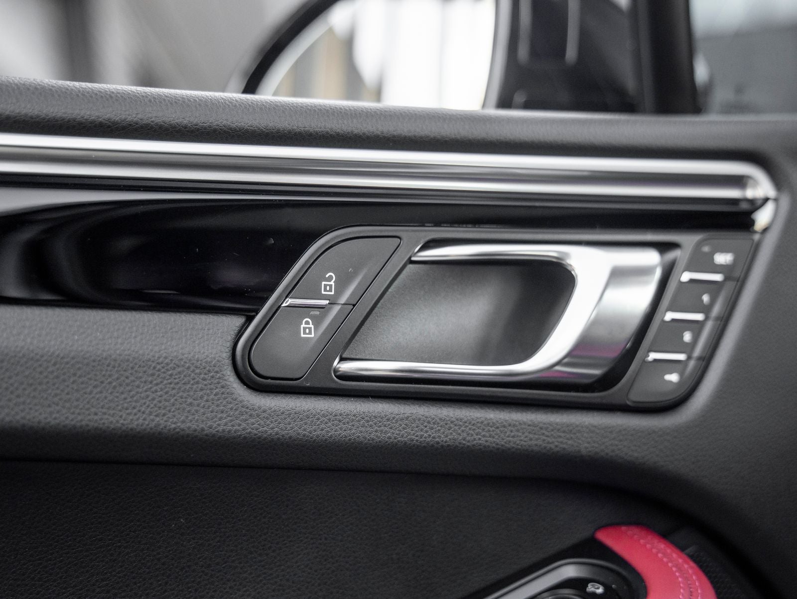 2024 Porsche Macan S