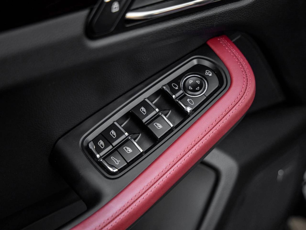 2024 Porsche Macan S