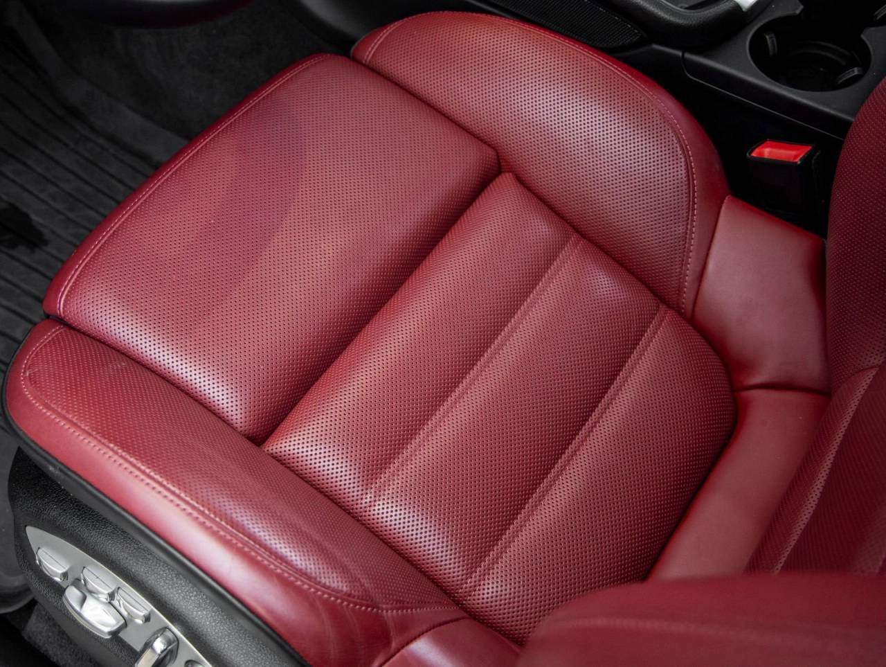 2024 Porsche Macan S