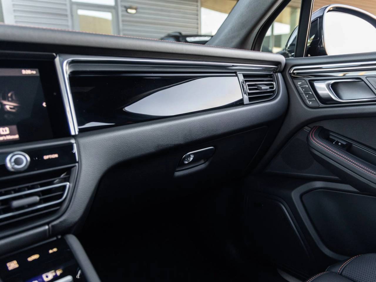 2026 Porsche Macan Macan S