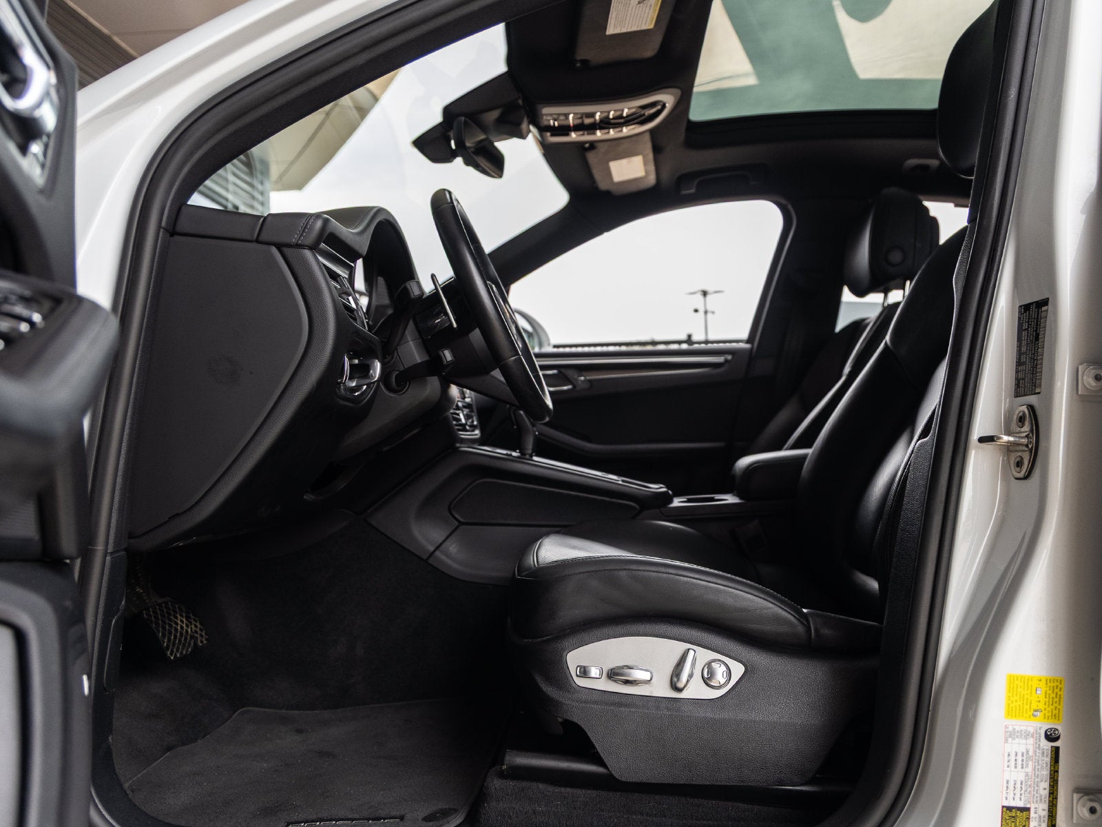 2022 Porsche Macan S