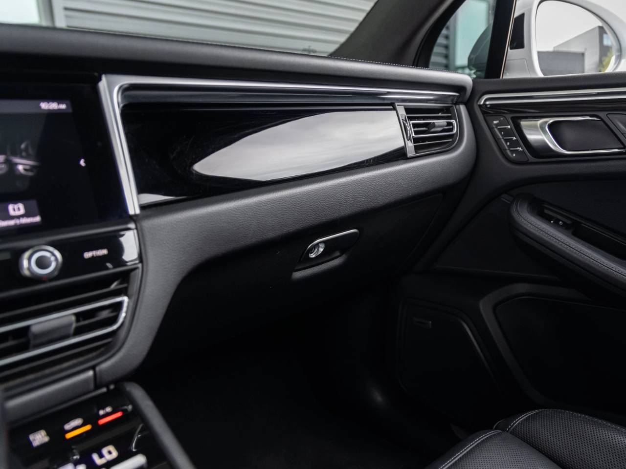 2022 Porsche Macan Macan S