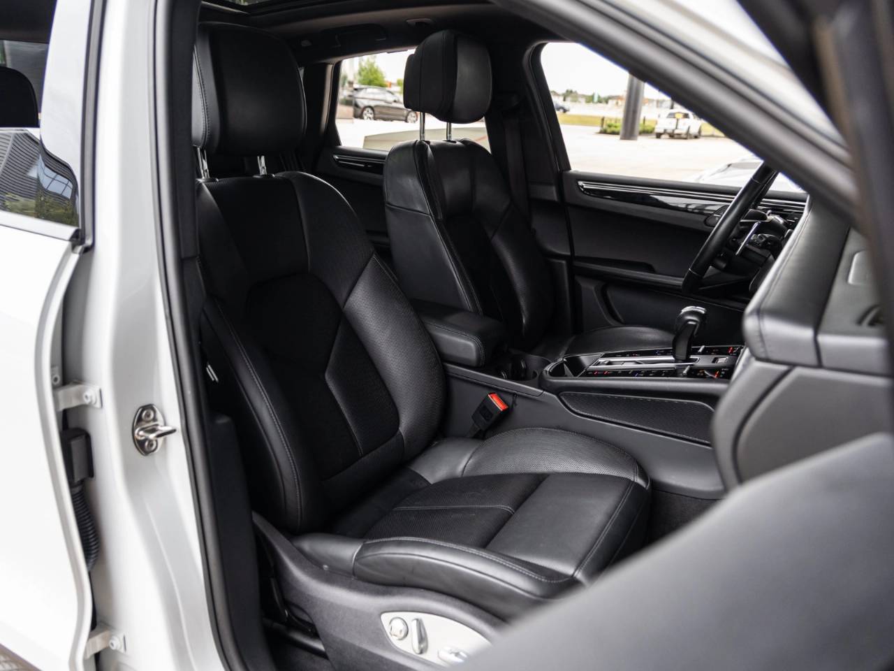 2022 Porsche Macan Macan S