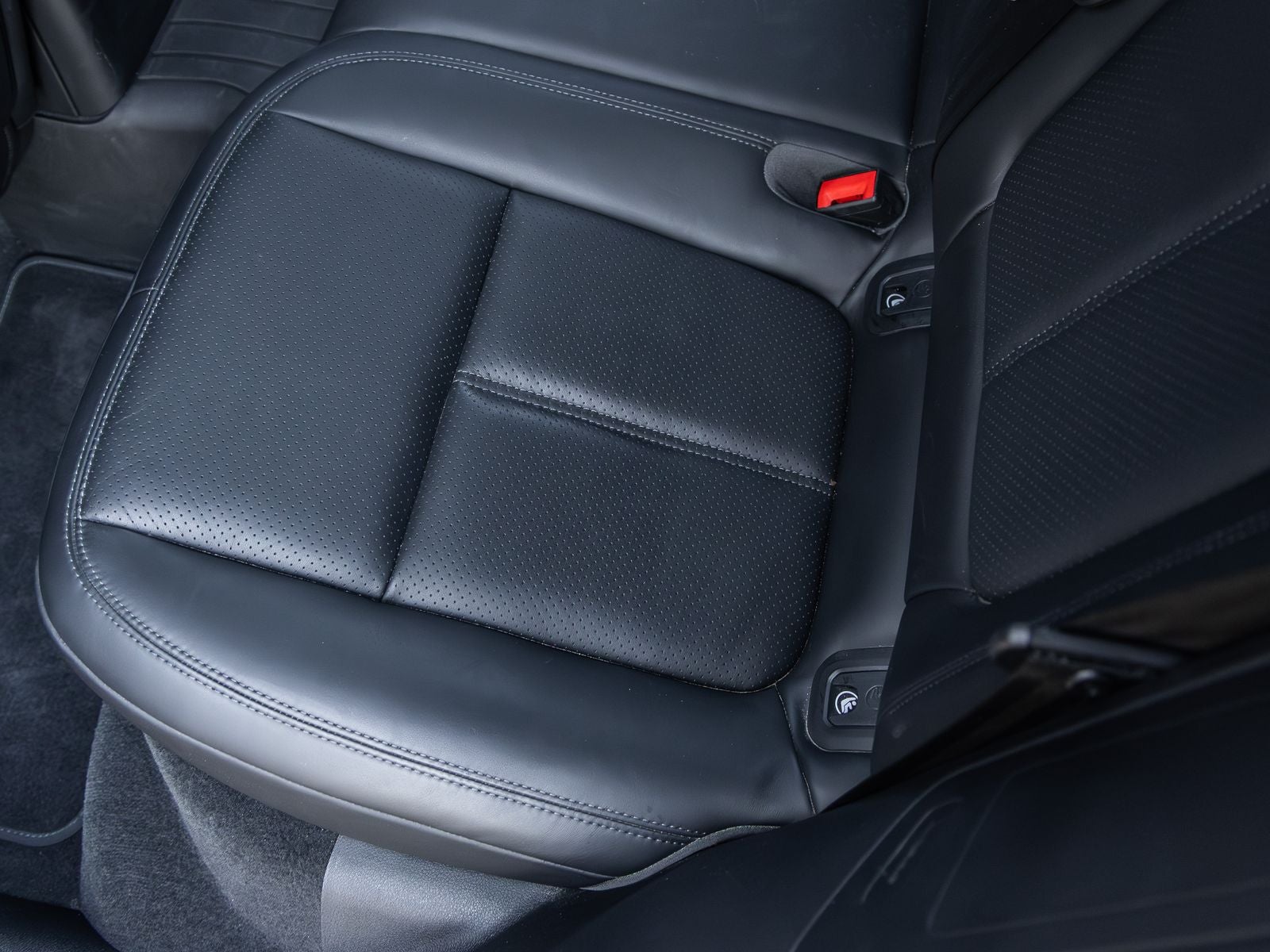 2024 Porsche Macan S