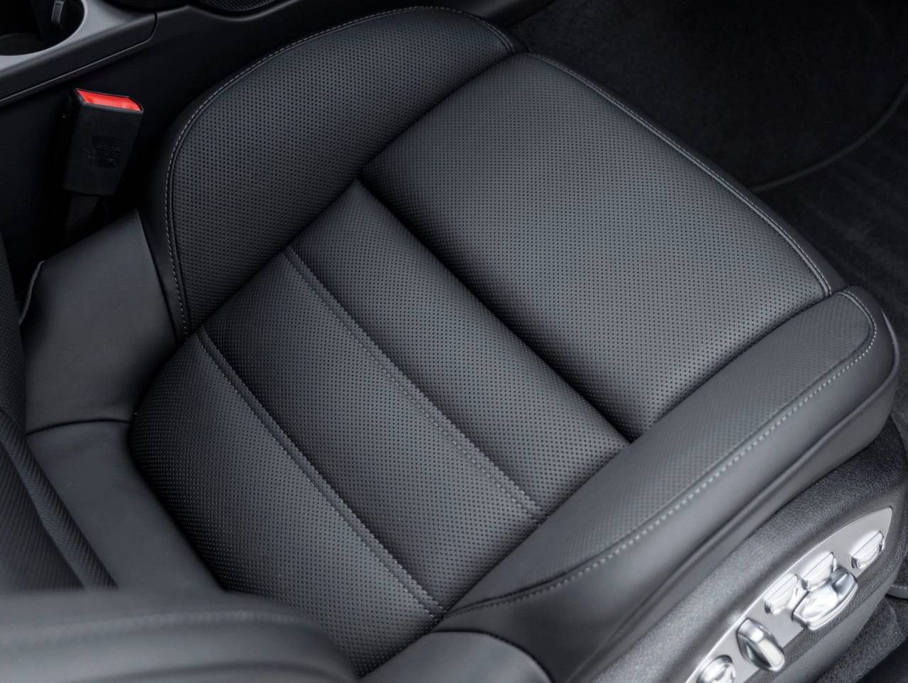 2026 Porsche Macan Macan S