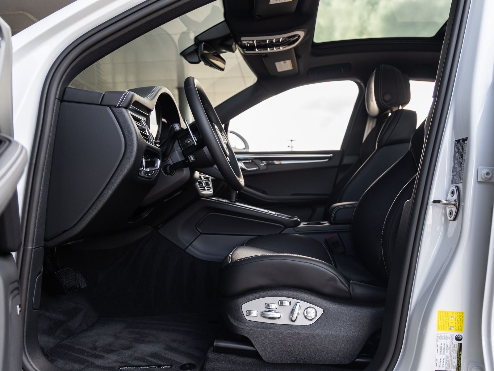 2026 Porsche Macan Macan S