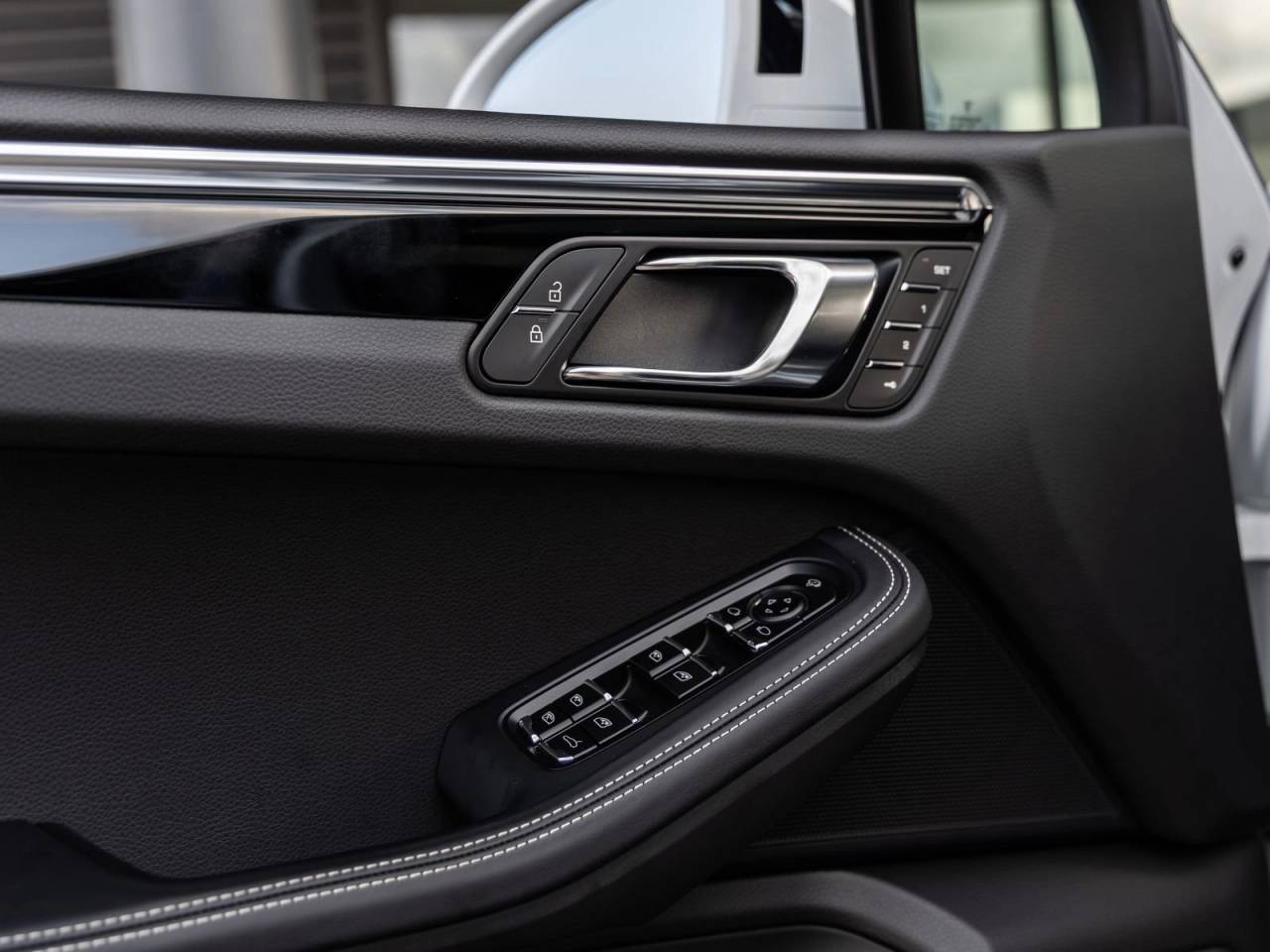 2026 Porsche Macan Macan S