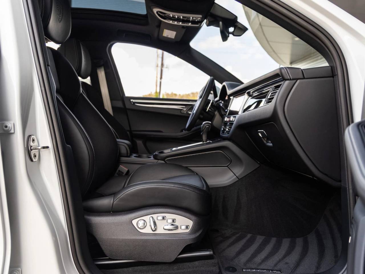 2026 Porsche Macan Macan S