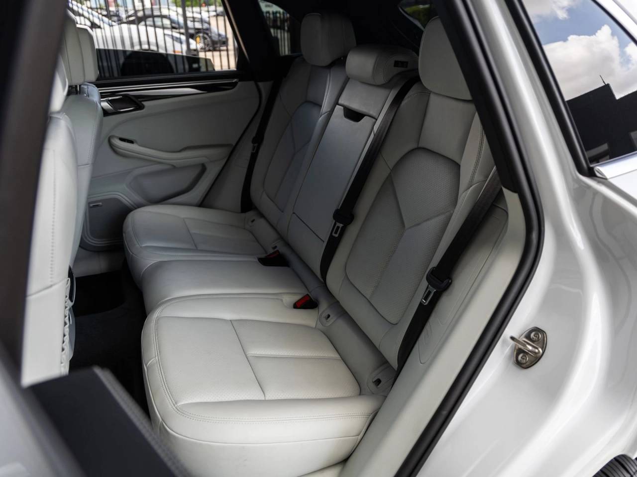 2022 Porsche Macan S