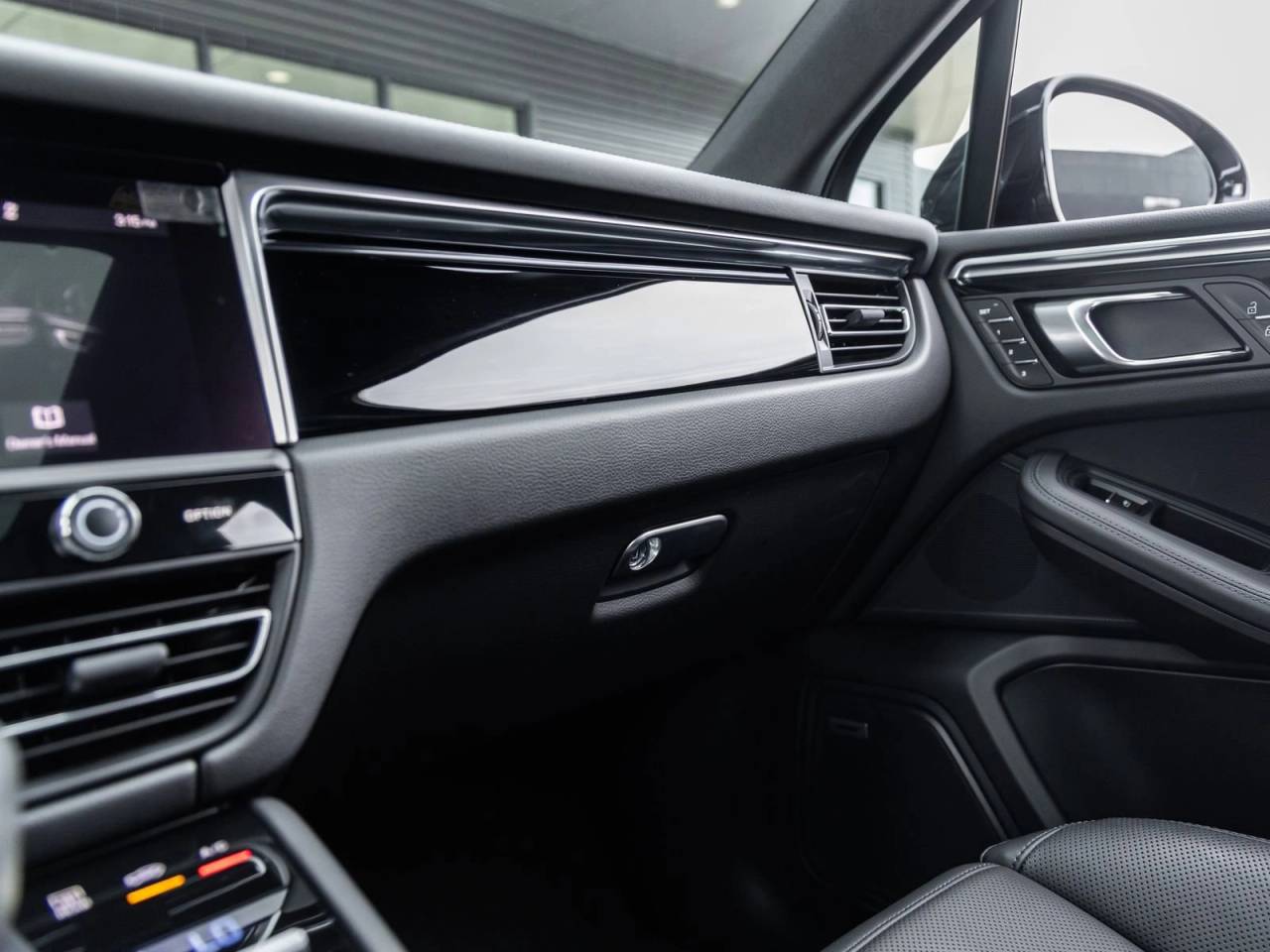 2022 Porsche Macan S